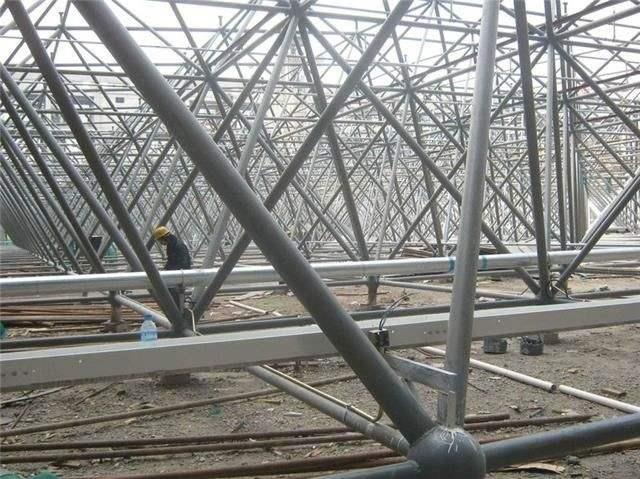 阜阳盘点螺栓球网架对选材方面的4点要求